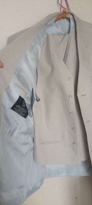 Тройка костюм продам