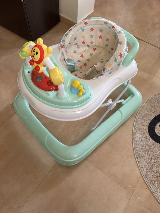 Бебешка проходилка Chipolino с музикална функция