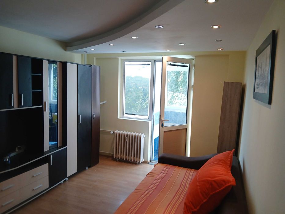 Proprietar: Închiriez apartament 2 camere, decomandat,complet utilat, parcare – 7 min Metrou Piața Sudului