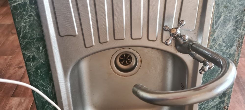 Продам мойку, столешницу и смеситель