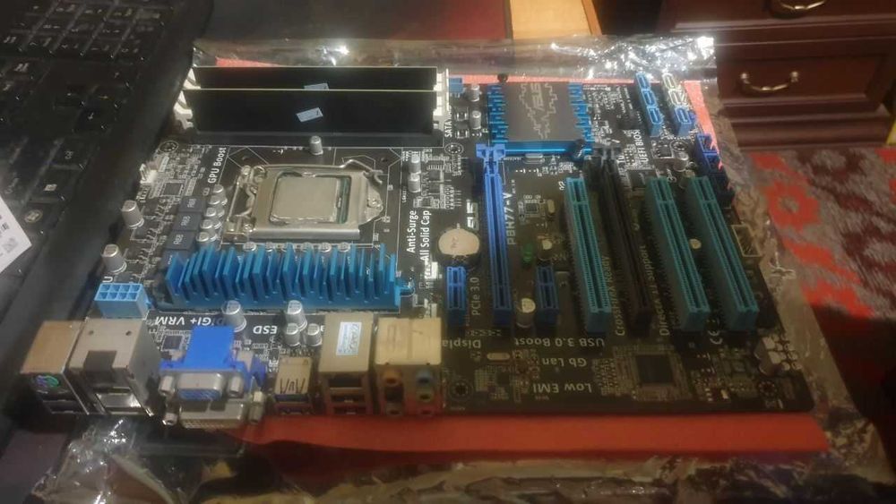 ASUS P8H77-V + процессор I7 2600 + 16 gb озу
