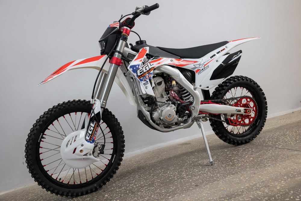 Мотоцикл EGL Harbin 300