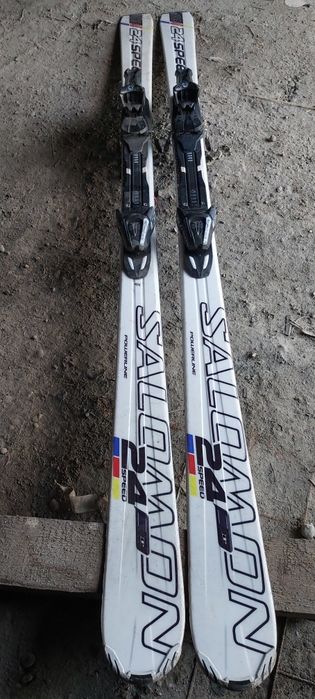 Vând schiuri carve Salomon