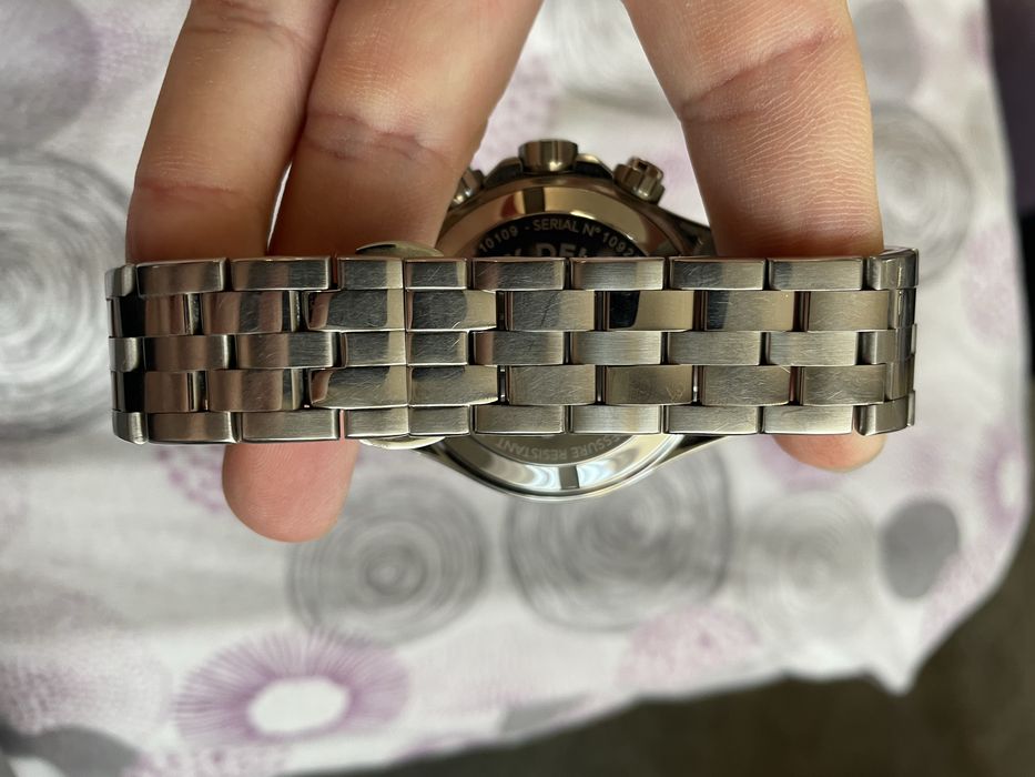 Часовник  EDOX Delfin