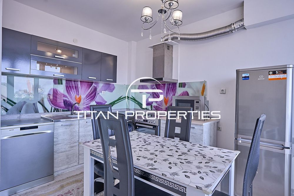 Тристаен апартамент под наем в Център