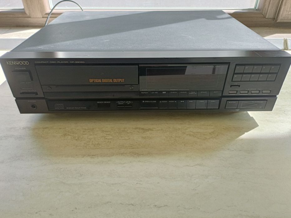 Kenwood DP 990 SG, CD player funcțional, aspect decent