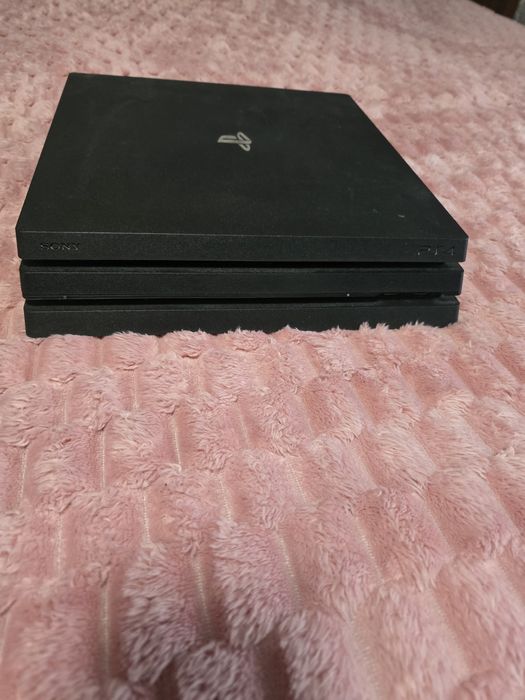 Ps4 pro със 14 игри