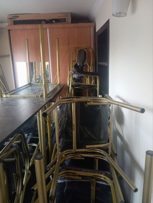 Комплект 1 стол 4 стула 600.000