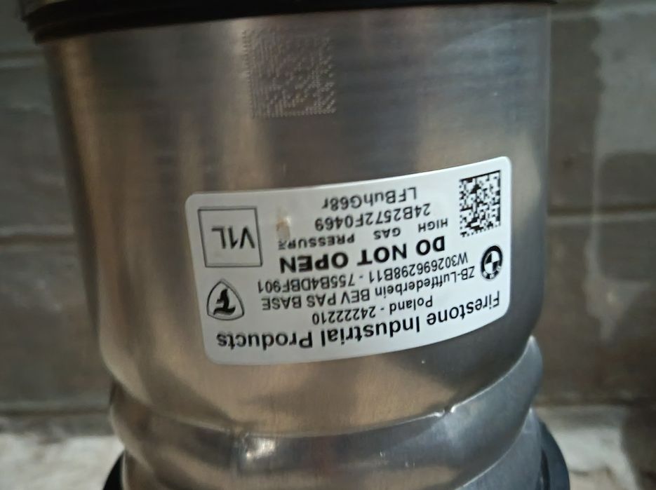Sotiladi: Original BMW pnevmatik amortizator (Air Suspension)
