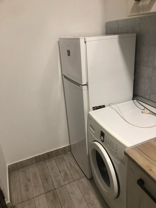 Închiriez apartament cu o camera zona Pronto