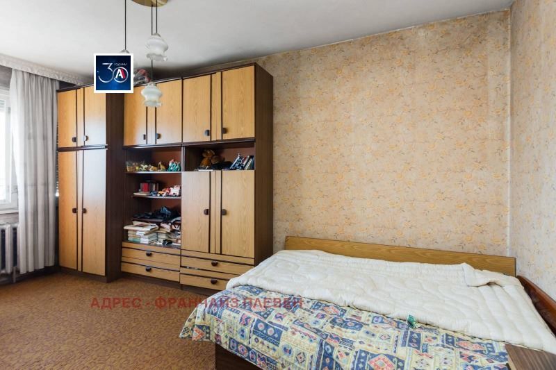 Продава се Тристаен апартамент в Плевен, 9-ти квартал - 105 кв.м за 1239 €/кв.м - Снимка #5