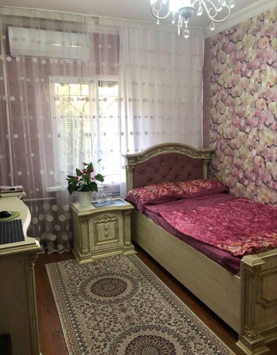 Продаётся 4ёх комнатная 2 этаж Юнусабад 10 квартал