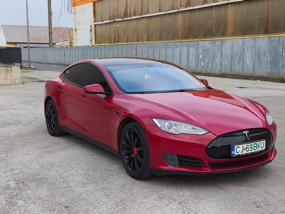 Tesla Model S 85