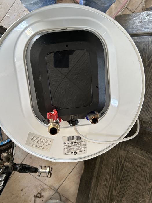 Vând Boiler Ariston 80 l