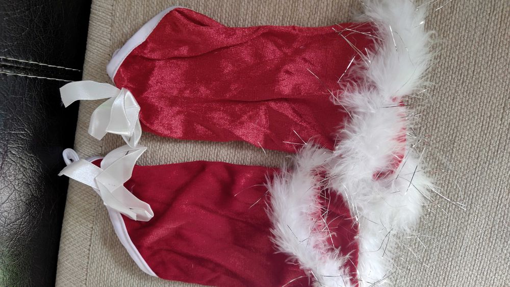 Коледна червена къса секси рокличка с качулка, къси ръкавици с пухче