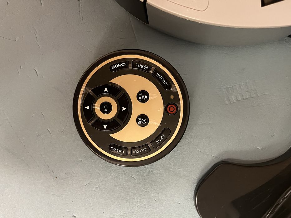 Робот за почистване-прахосмукачка Trisa