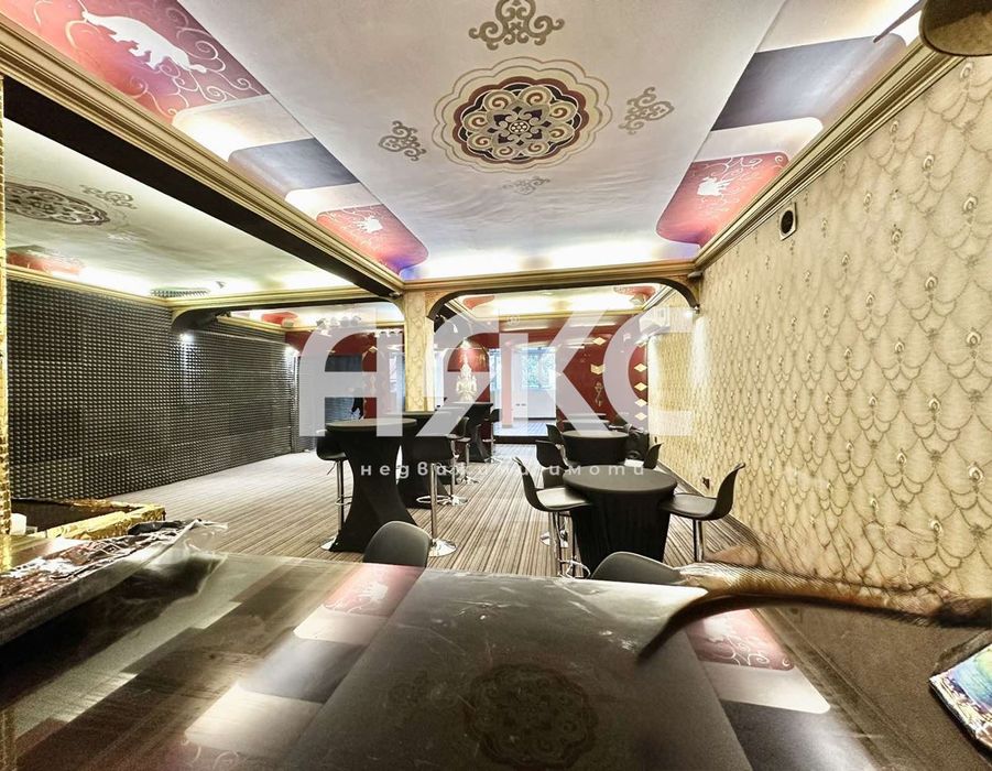 Дава се под наем Офис в София, Център - 200 кв.м за 1994.61 € - Снимка #1