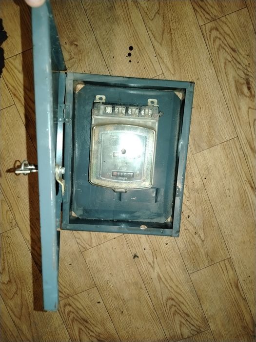 Продам электрический счётчик