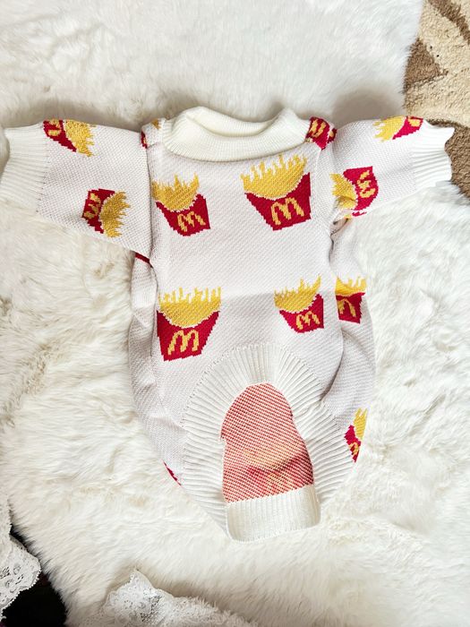 Bluza pulover pentru caini alb Mc Donalds marime M