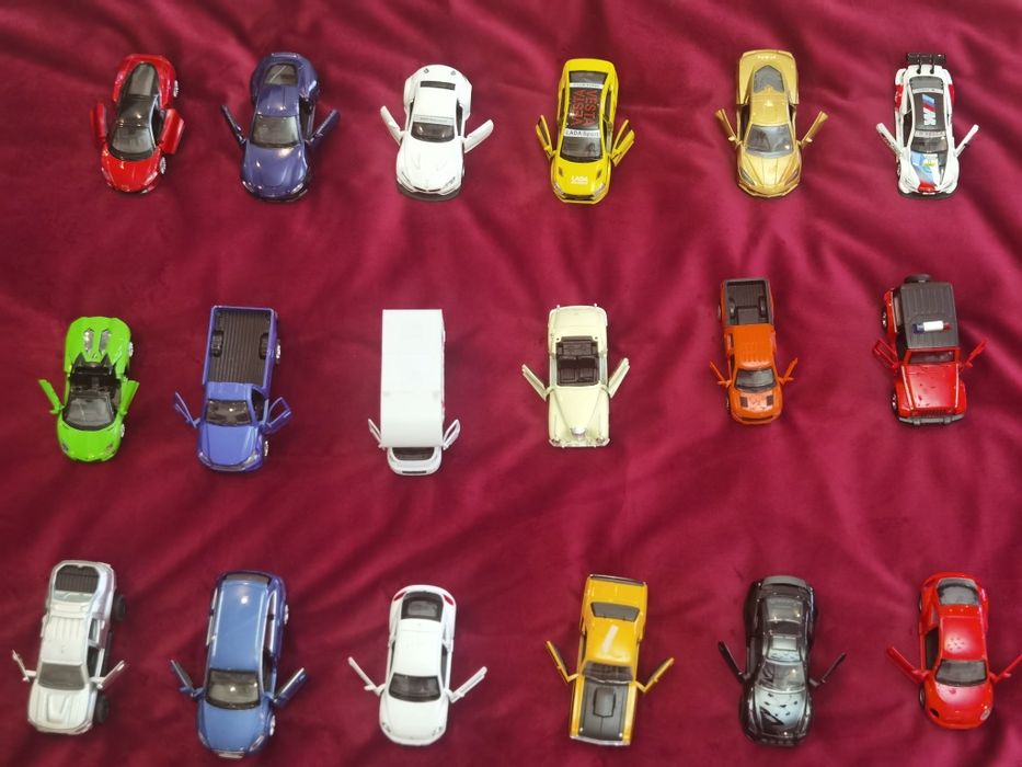 Машинки с дверцами отрывающимися