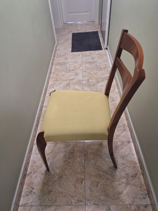 4 броя трапезни стола марка BORA.