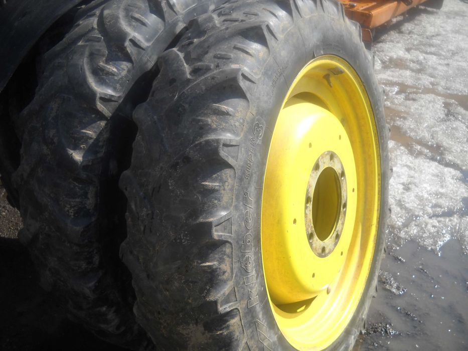 Roti tehnologice inguste pentru orice tip de tractor John Deere