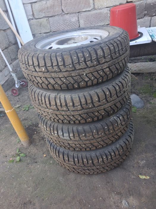 Продам шины комплект