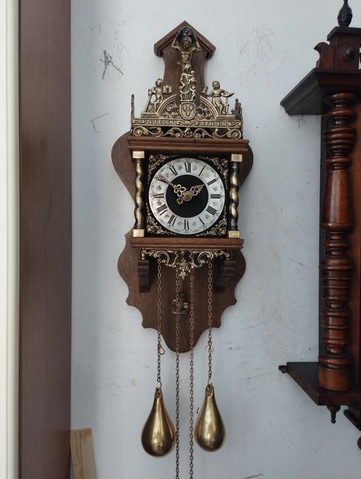 Ceas pendula Wuba Syn Syn anii 70 cu pendul