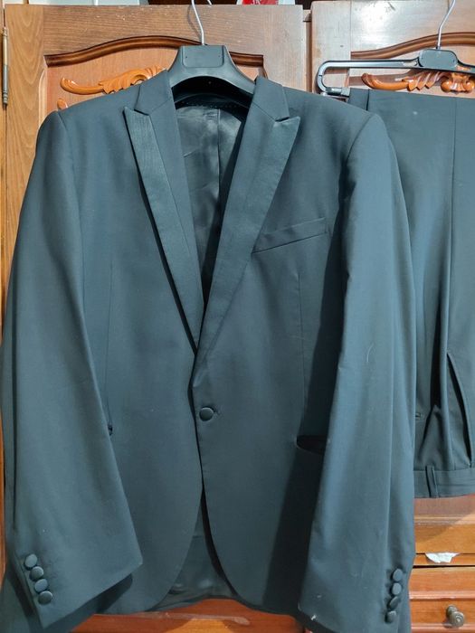 Costume de barbati  doua