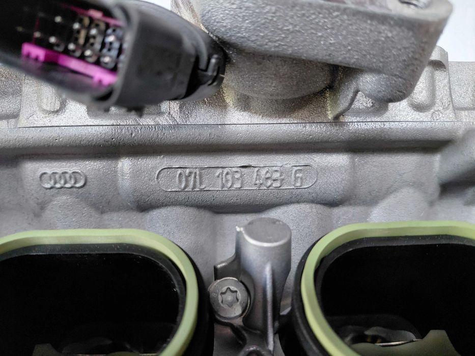 07L103285 К-т Нова Лява глава 5.2 V10 Audi R8 S8 S6