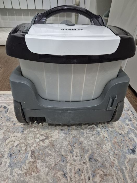 Продам моющий пылесос Bosch