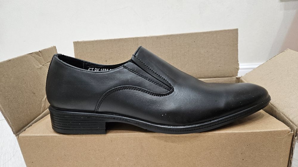 Новые кожаные туфли 42