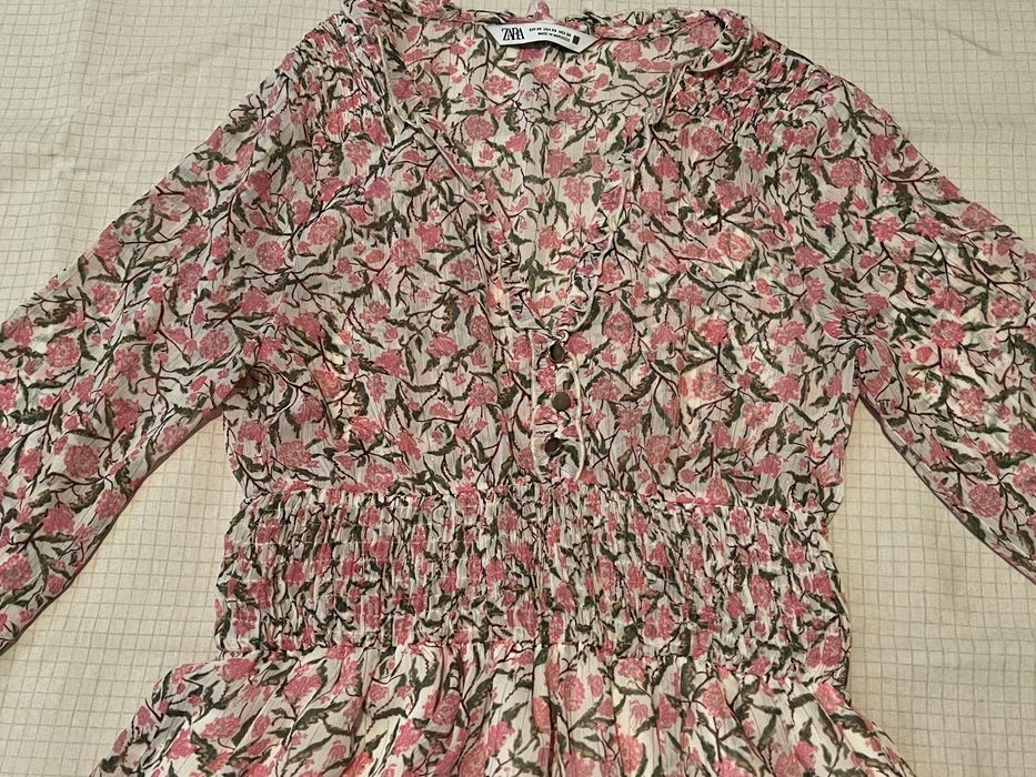 Rochie cu volane - Zara