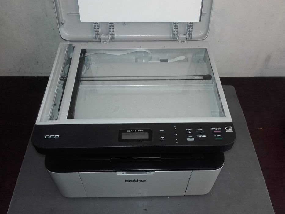 Отличен!!! Безжичен Wi-Fi лазерен принтер 3 в 1 Brother DCP 1610 WE