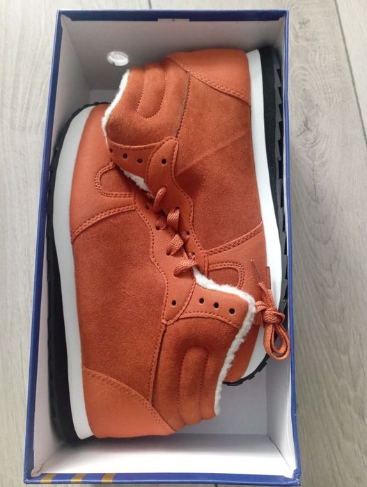 Продам крассовки мужские