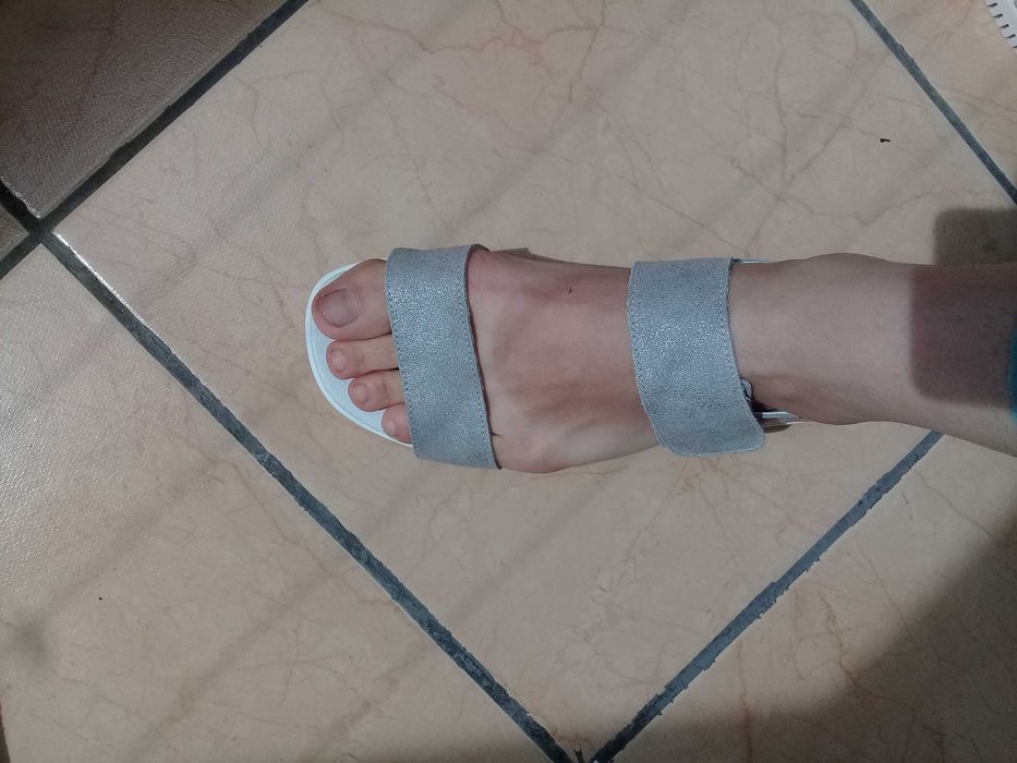 sandale de piele gri NOI