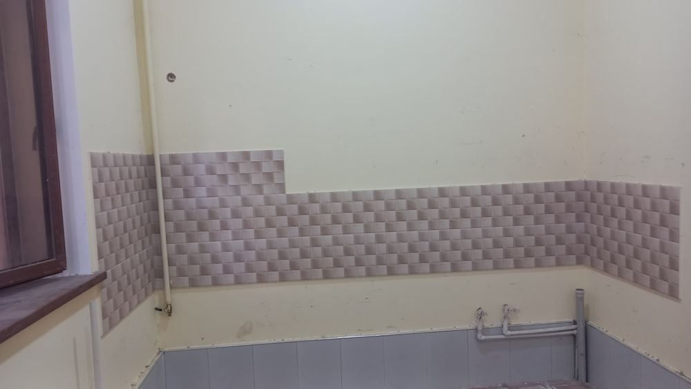 Иппадромда бозорни олдида бино сотилади