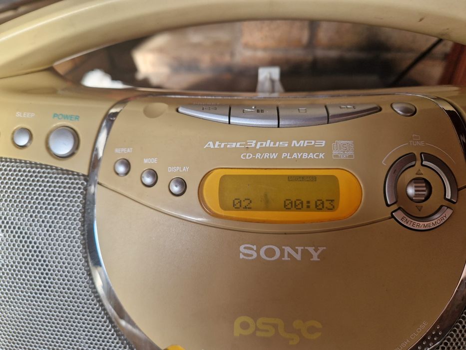 Sony radio mp3 player model ZS-YN7