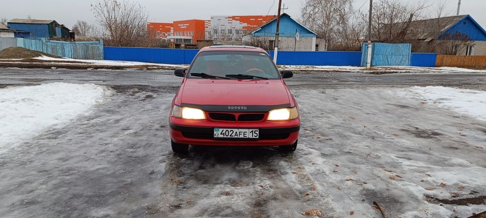 Тойота Карина Е седан