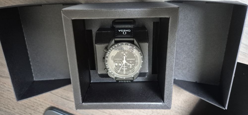 Omega x Swatch Mission to Moonphase (Snoopy)