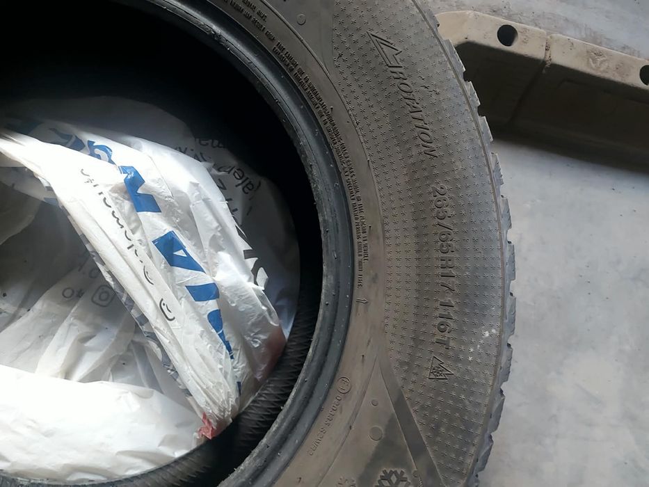 Продам зимние шины Kumho