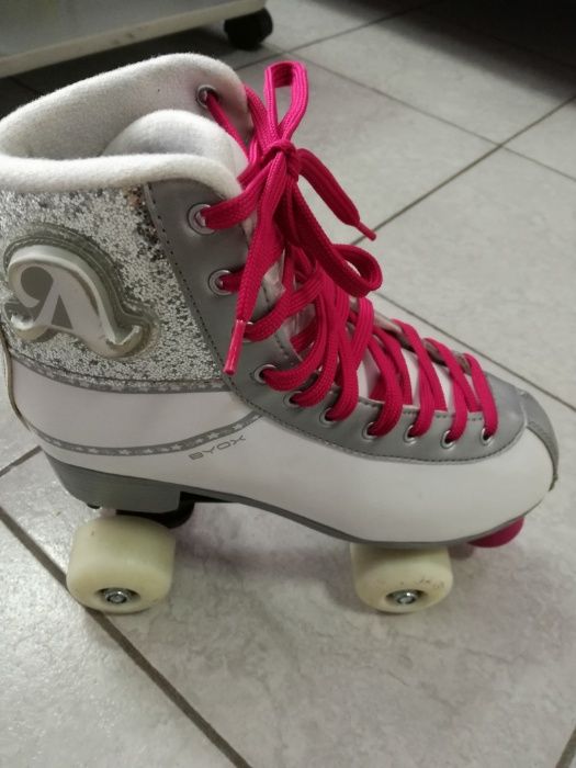 Ролкови кънки със светещи елементи