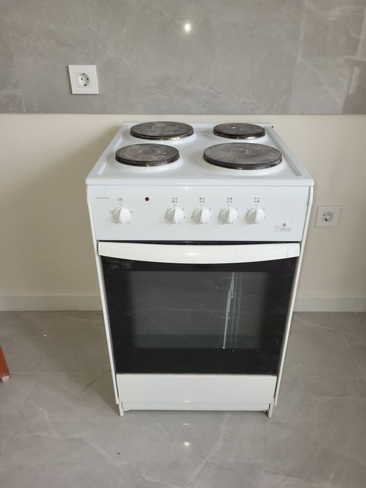Продам электрическую плиту