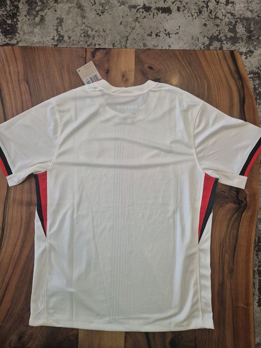 Новите тениски на Челси 25/26