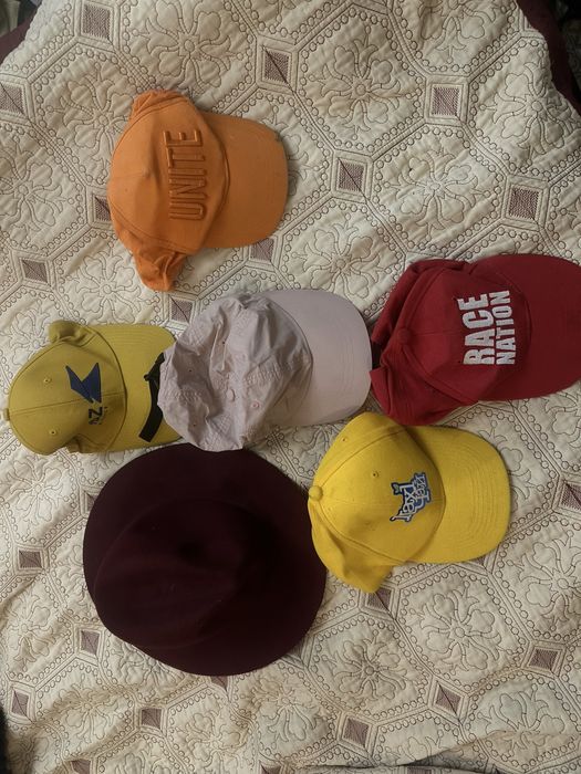 Кепки разных цветов