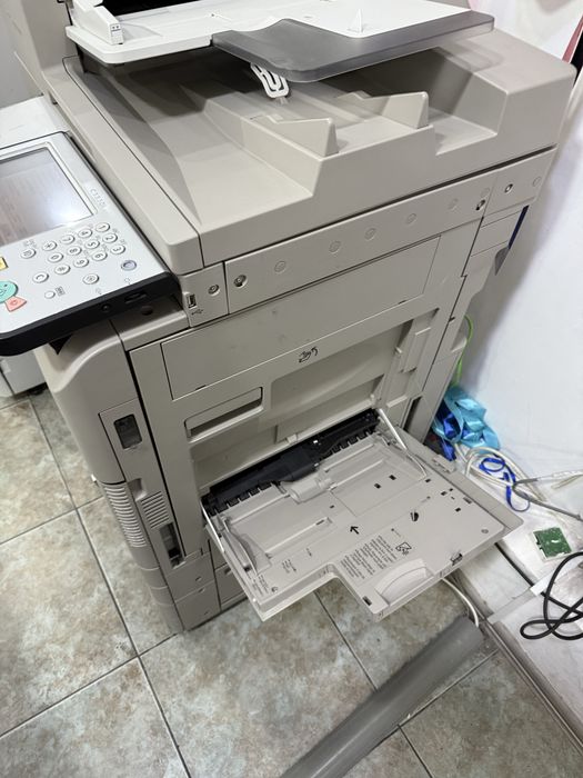 Продам Canon C3330i