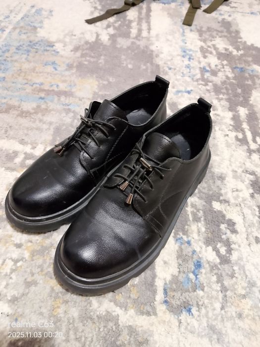 Срочно продам мужские ботинки