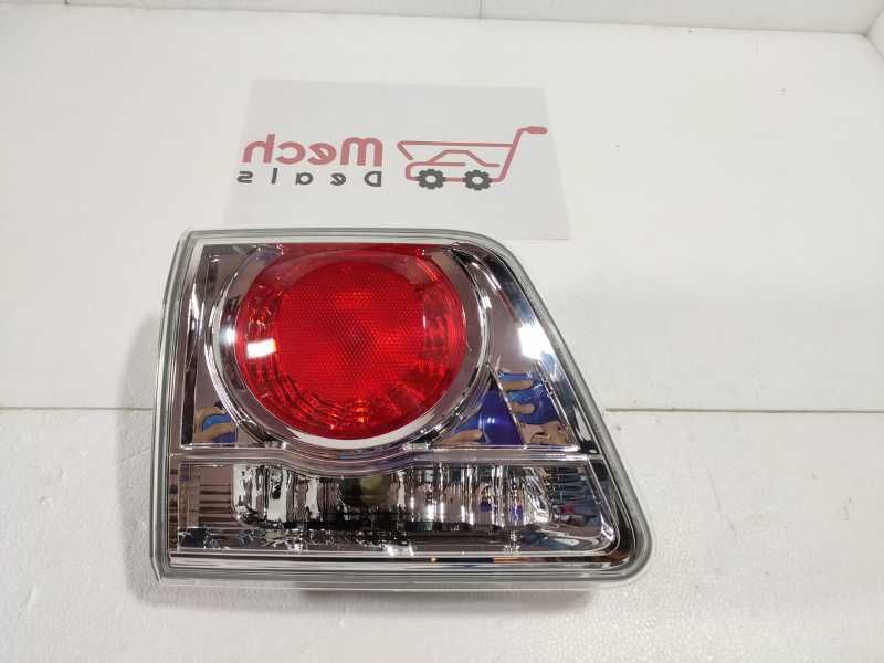 Фонарь крышка багажника на Toyota Fortuner 11-13/Тойота Фортунер 11-13