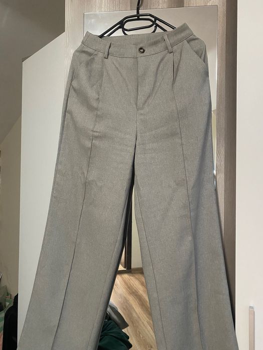 Комплект от две части.