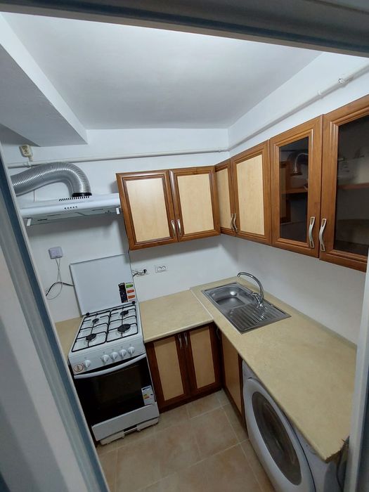 3 camere | Renovat complet | Mobilat & utilat | Lângă Colegiul „Mihail Sadoveanu” | Pod pe toată suprafața